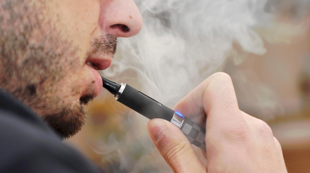 Guerre contre le tabac : la e-cigarette serait-elle une solution efficace ?