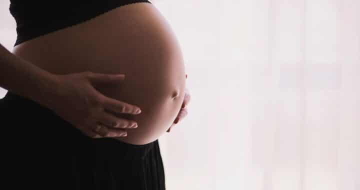 femme enceinte dégonfler pieds